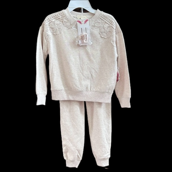 Btween 2Pc Jogging Suit Girls Size 7 Ivory Floral Crochet, Bonus Hair Clip NEW! - Picture 1 of 8